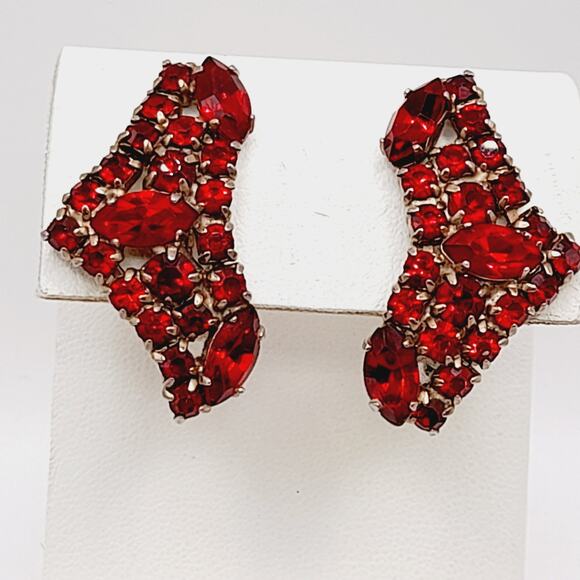 Vintage Red Rhinestone Ear Climber Clip Earrings Gold Tone - Picture 1 of 10